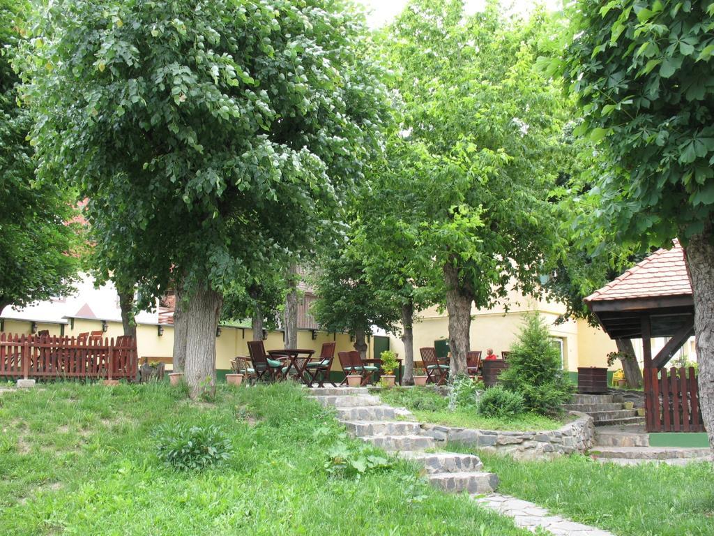 Cisnădie Pensiunea Sub Cetate المظهر الخارجي الصورة